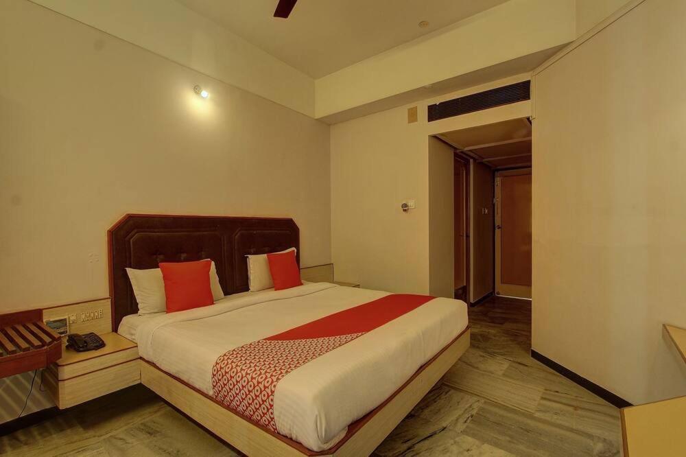Hotel Padmam Madurai Eksteriør bilde