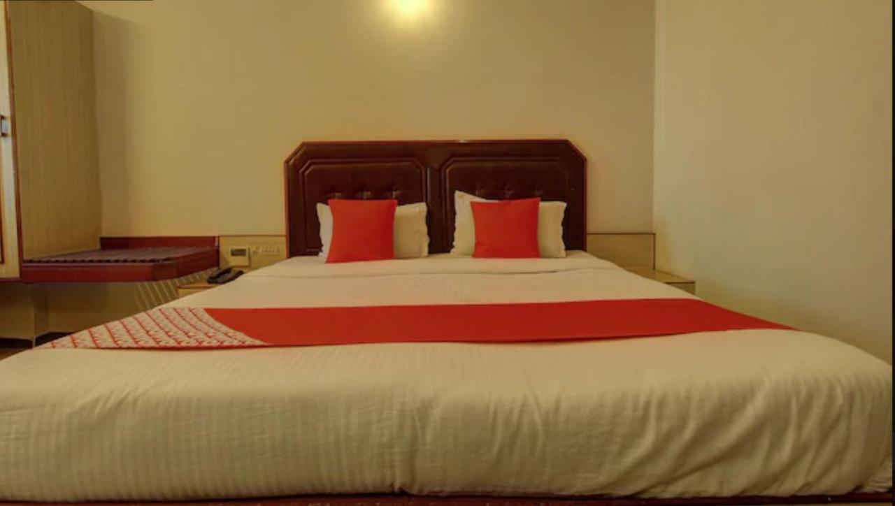 Hotel Padmam Madurai Eksteriør bilde