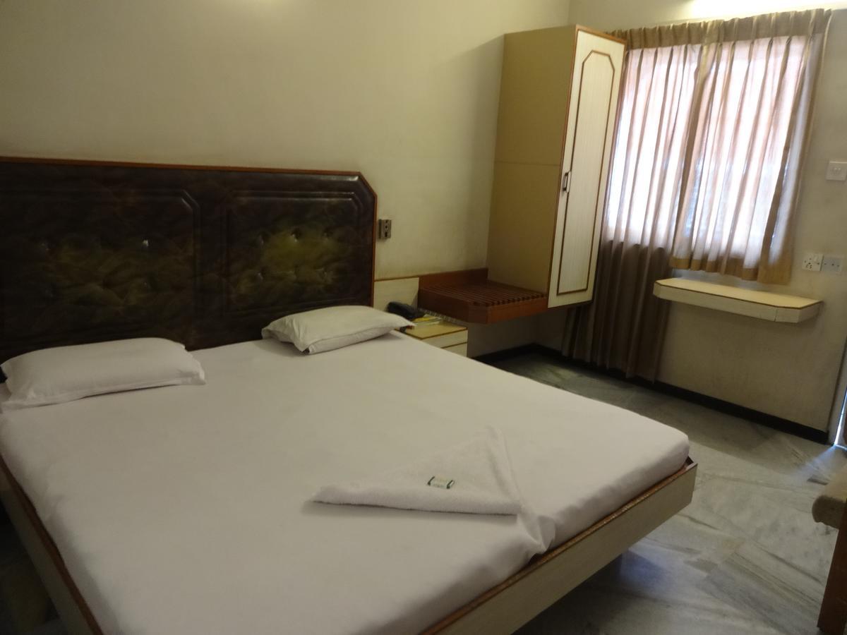 Hotel Padmam Madurai Eksteriør bilde