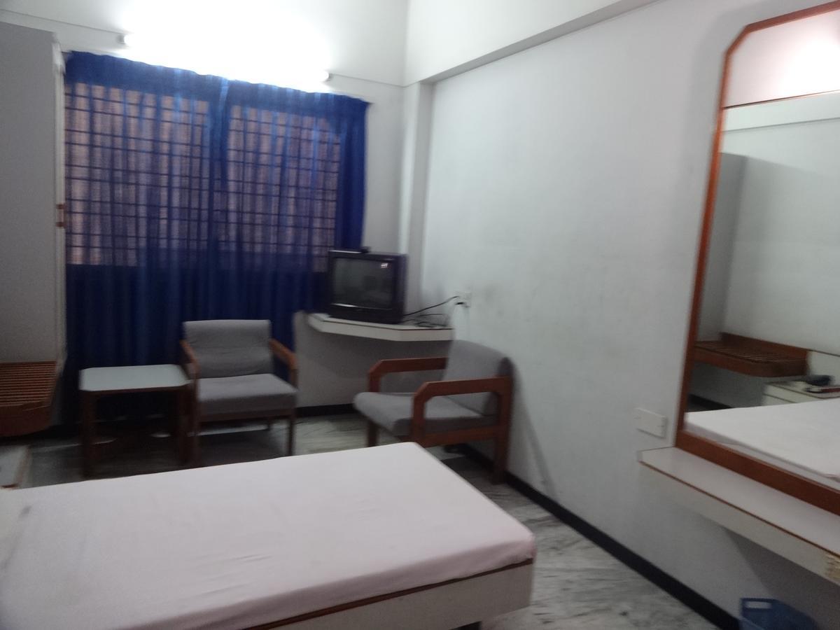 Hotel Padmam Madurai Eksteriør bilde