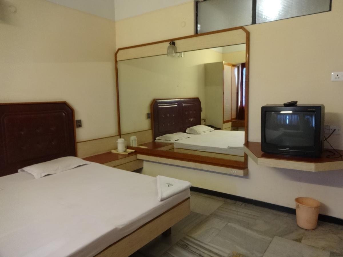 Hotel Padmam Madurai Eksteriør bilde
