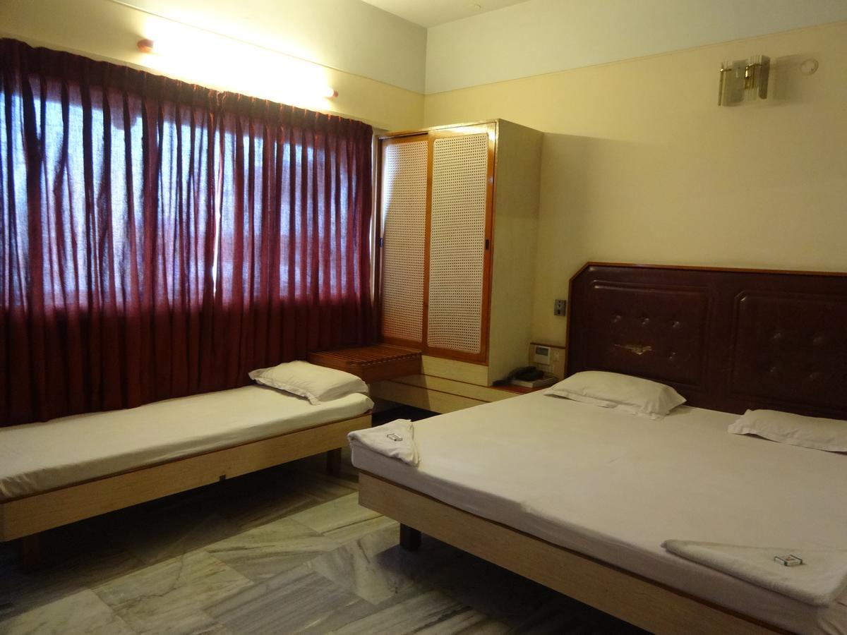 Hotel Padmam Madurai Eksteriør bilde