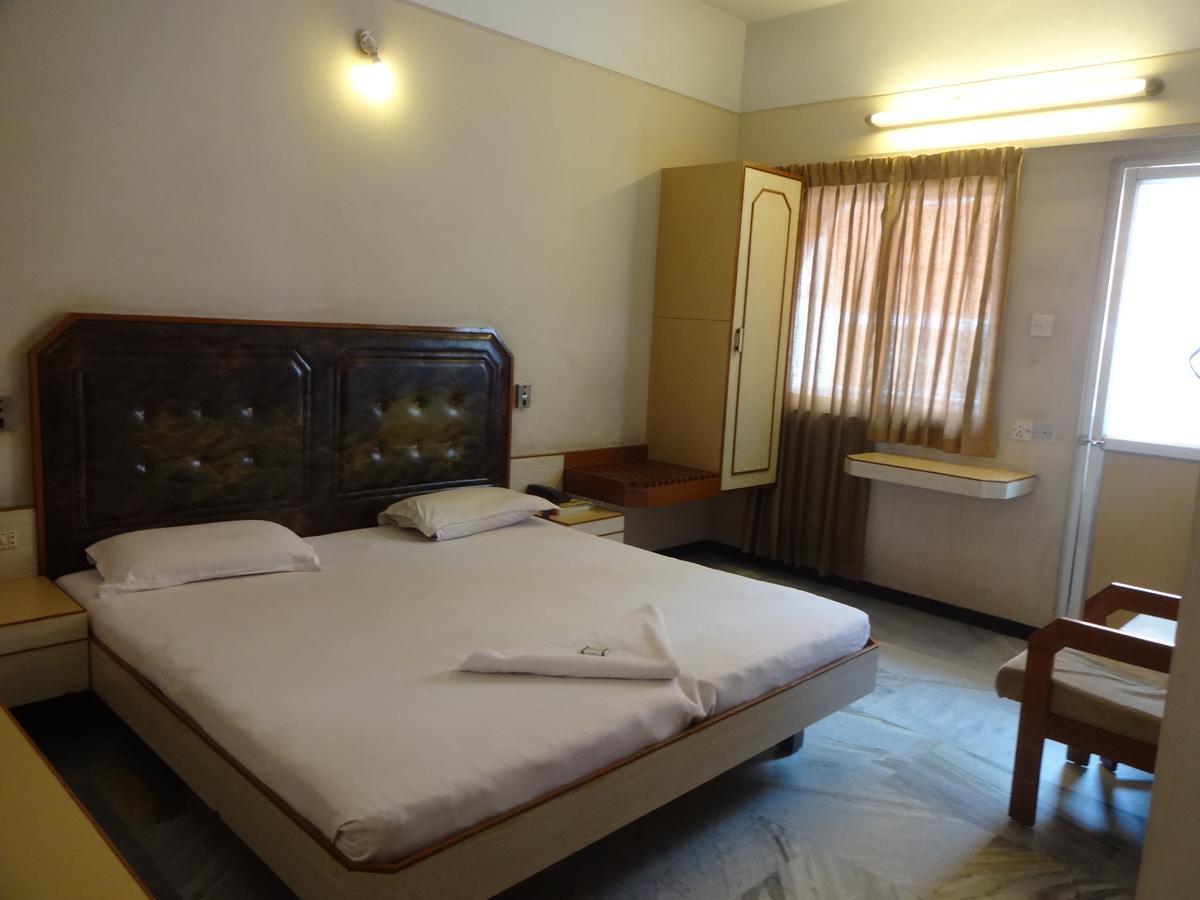 Hotel Padmam Madurai Eksteriør bilde