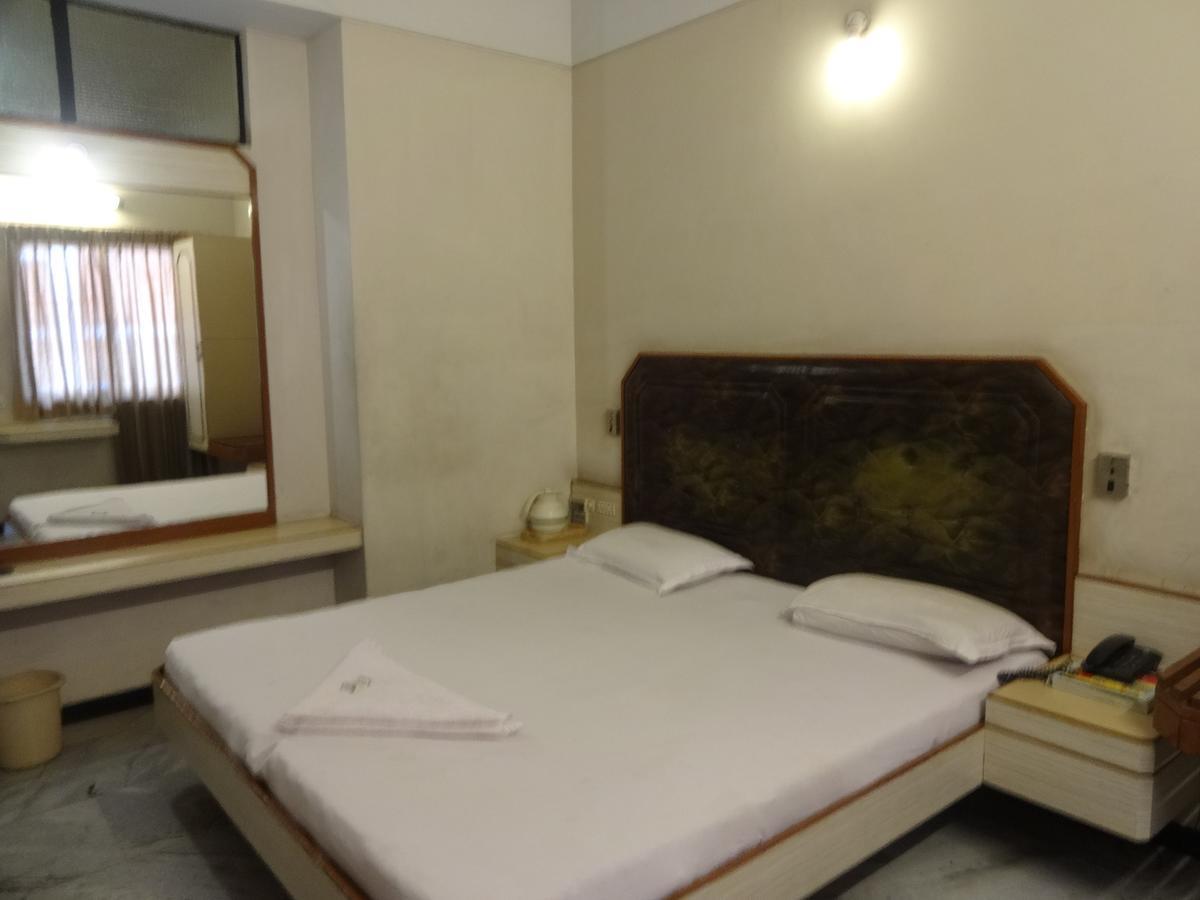 Hotel Padmam Madurai Eksteriør bilde