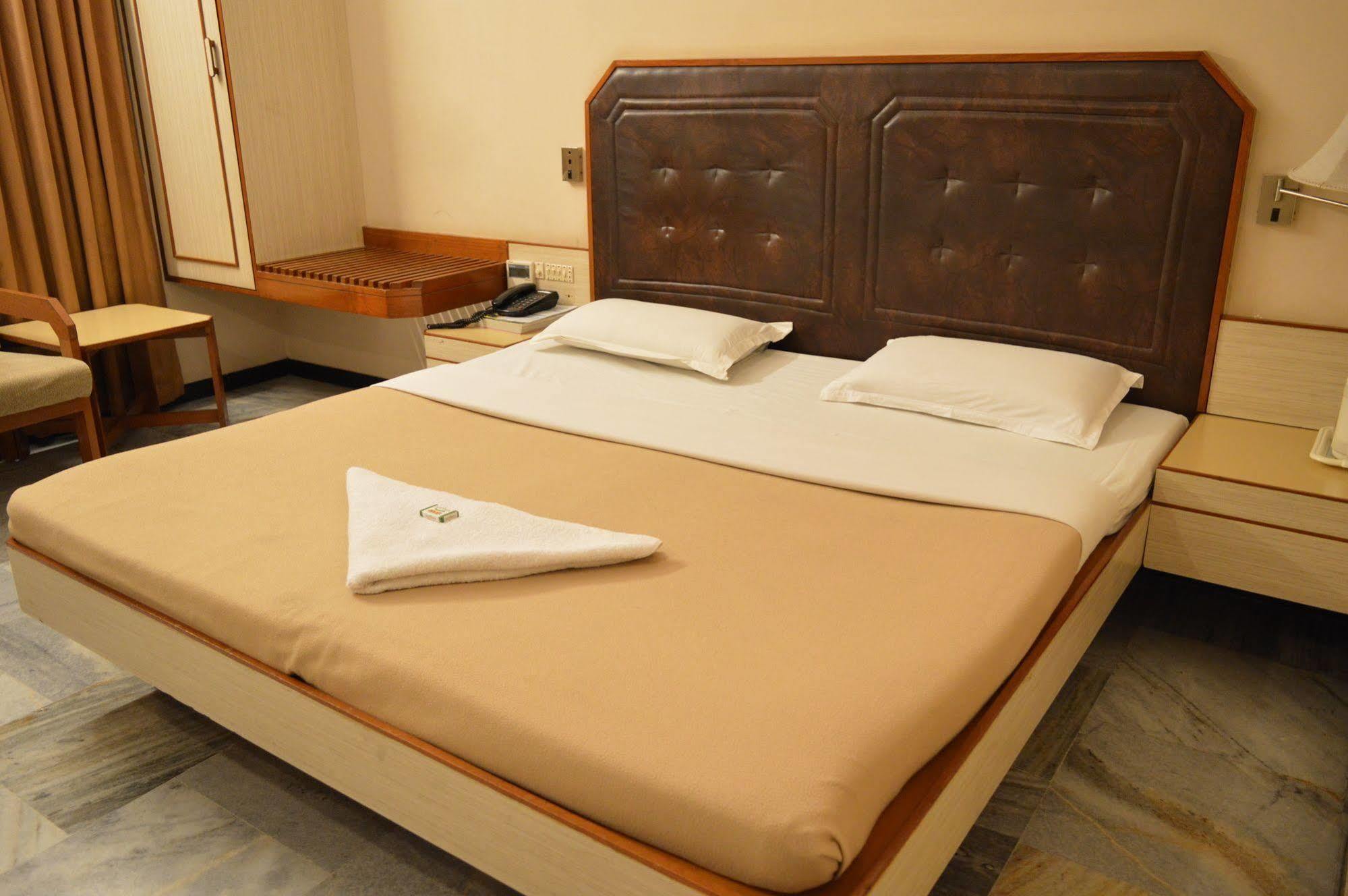 Hotel Padmam Madurai Eksteriør bilde